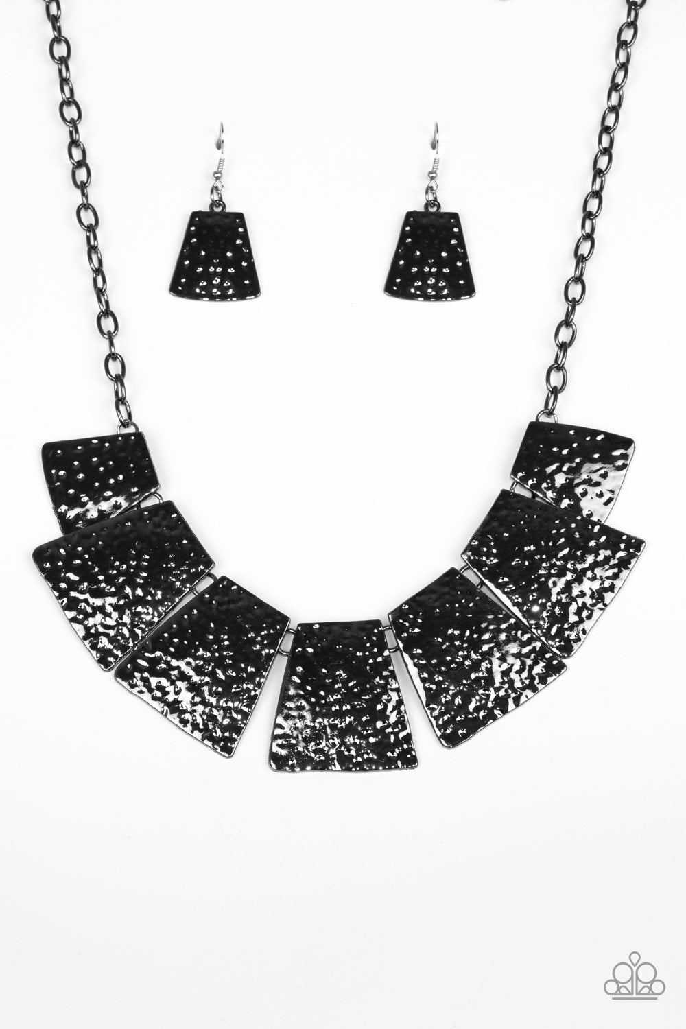 Here Comes The Huntress Black Paparazzi Necklace Cashmere Pink Jewels