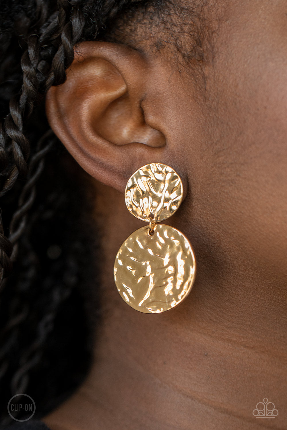 Relic Ripple Gold Paparazzi lip On Earring Cashmere Pink Jewels