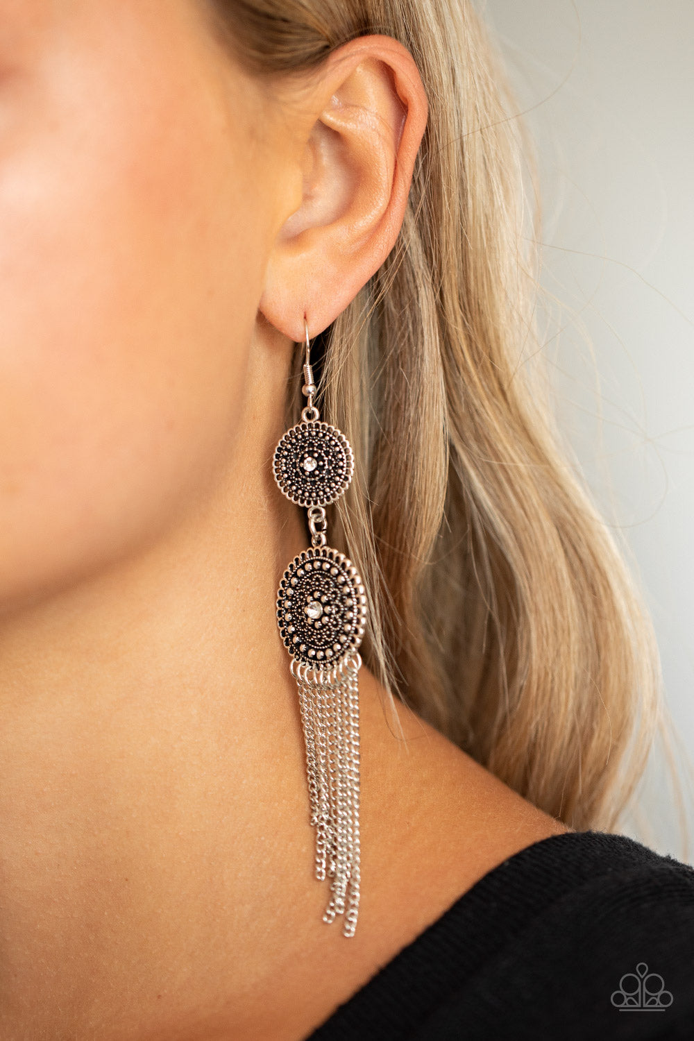 Medallion Mecca White Paparazzi Earring Cashmere Pink Jewels