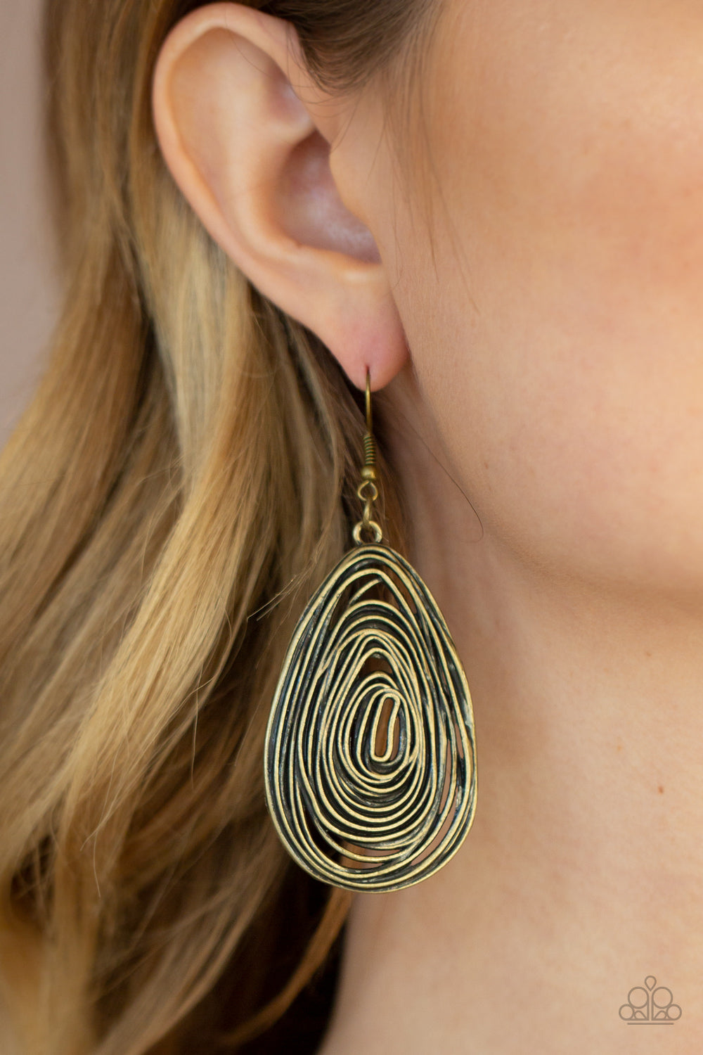 Rural Ripples Brass Paparazzi Earring Cashmere Pink Jewels