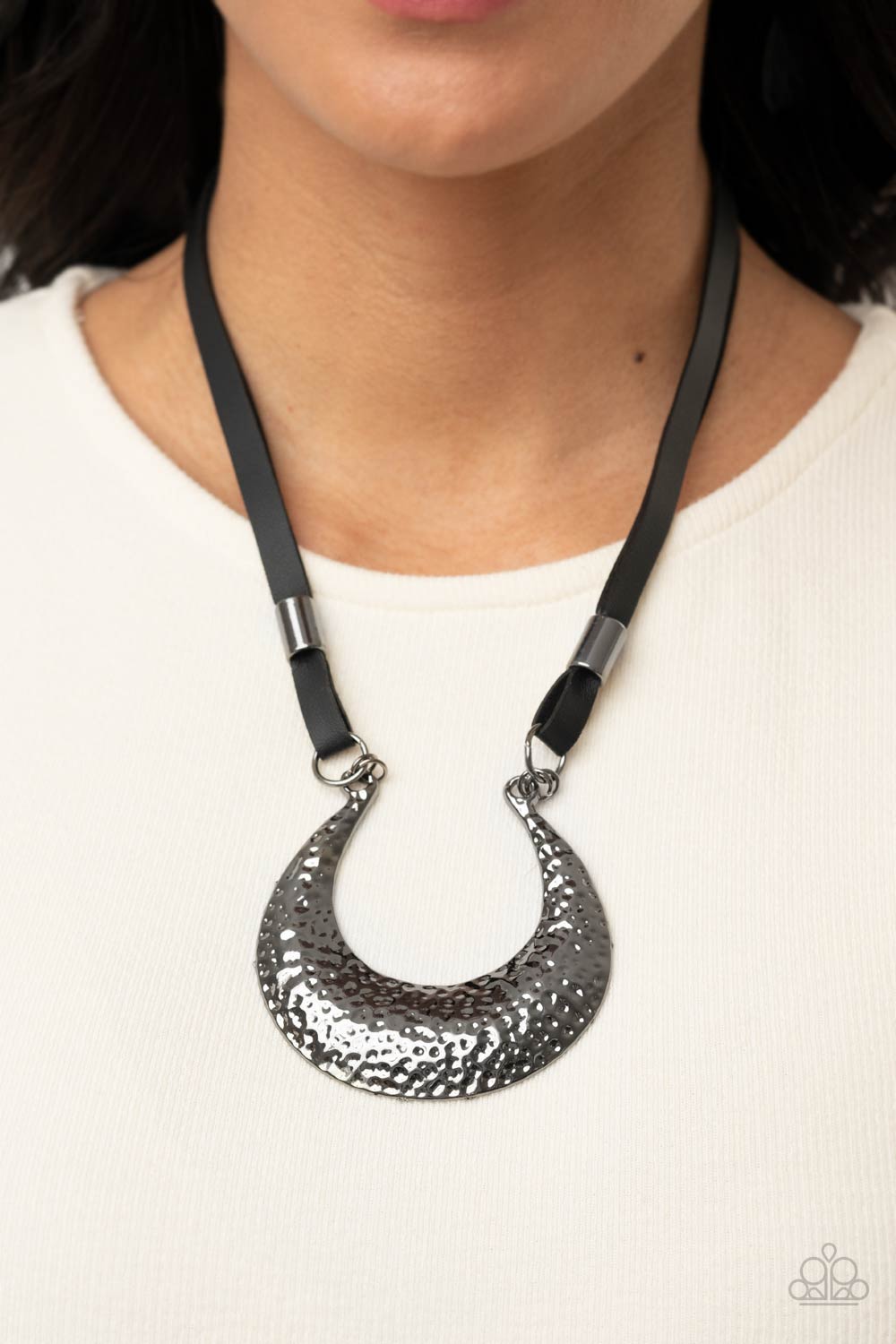 Majorly Moonstruck Black Paparazzi Necklace Cashmere Pink Jewels